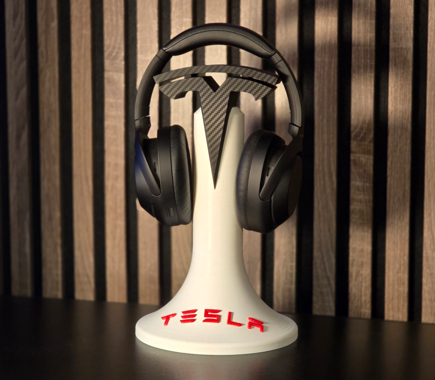 Headphone Stand Tesla