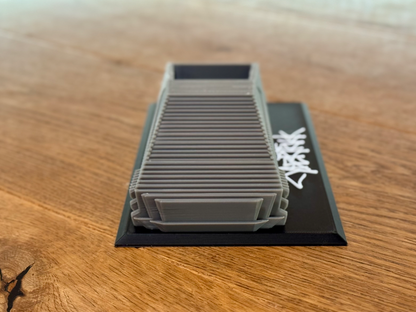 Escultura em camadas Tesla Cybertruck